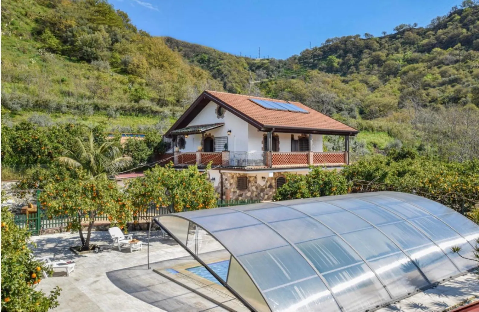 Villa Les Barriques Gaggi Apartment